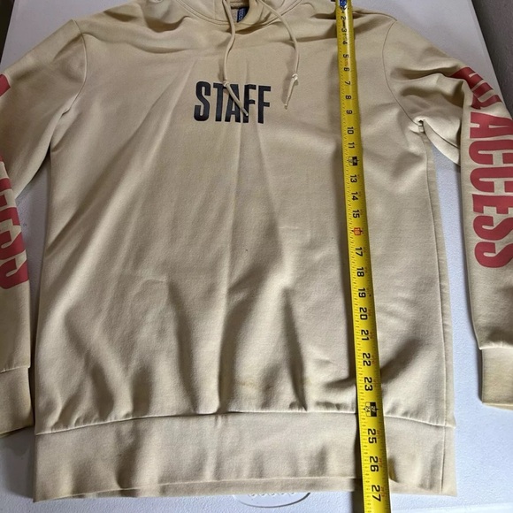 Justin Bieber Purpose World Tour STAFF Hoodie Cream Sweatshirt Men H&M Sz XS - Picture 6 of 9